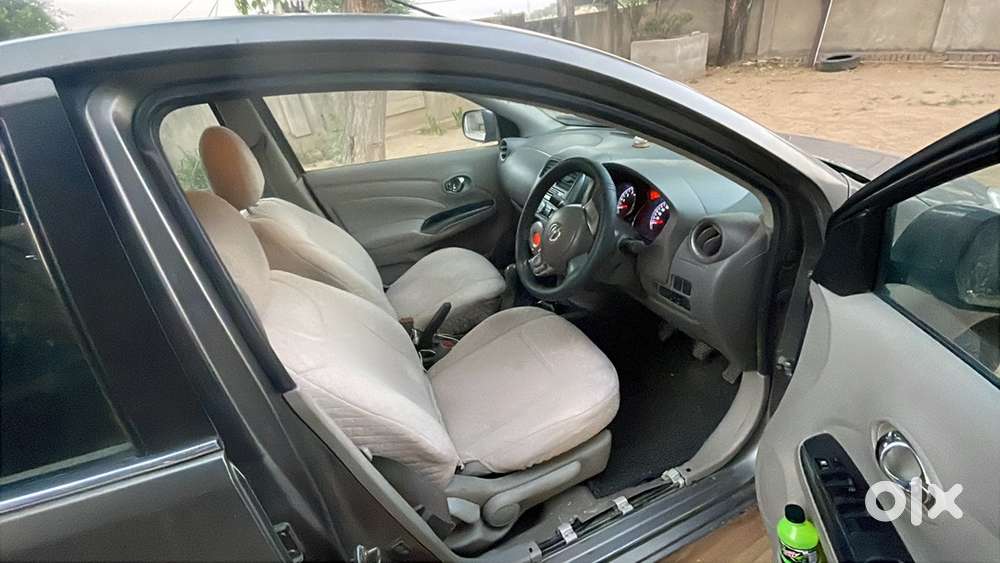 Nissan Sunny Petrol 2011