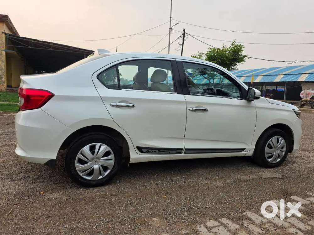 Honda Amaze S I-vtec (petrol) – Well Maintained  1st Owner