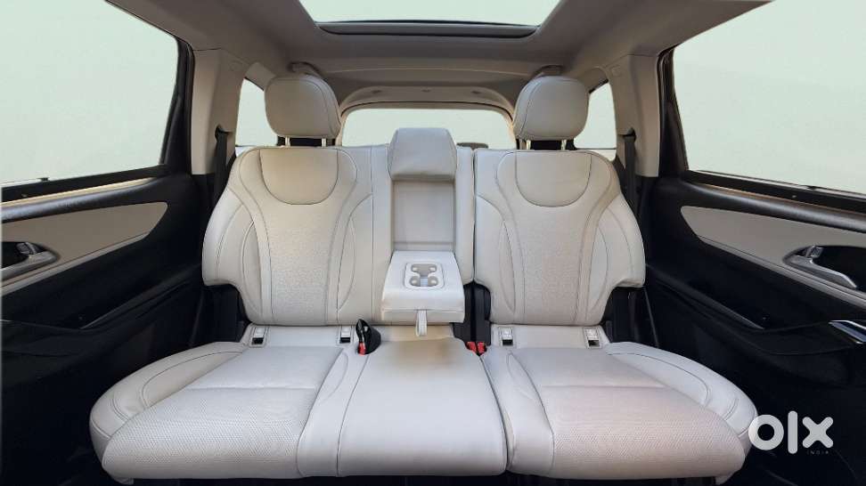 Mahindra Xuv700 2.0 Ax 7 Petrol At Luxury Pack Str, 2025, Diesel