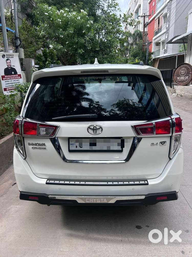 Toyota Innova Crysta 2.4 V 7 Str, 2023, Diesel