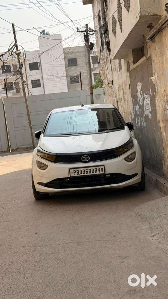 Top Model Tata Altroz 2021 Diesel Good Condition