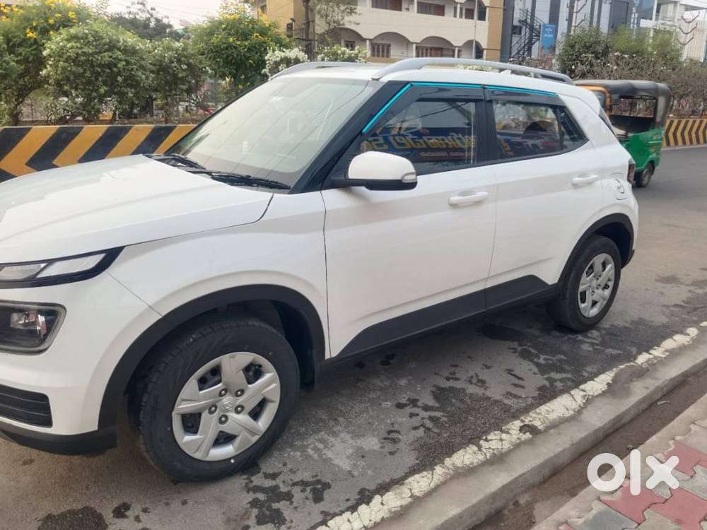 Hyundai Venue S Plus Mt 1.2 Kappa, 2022, Petrol