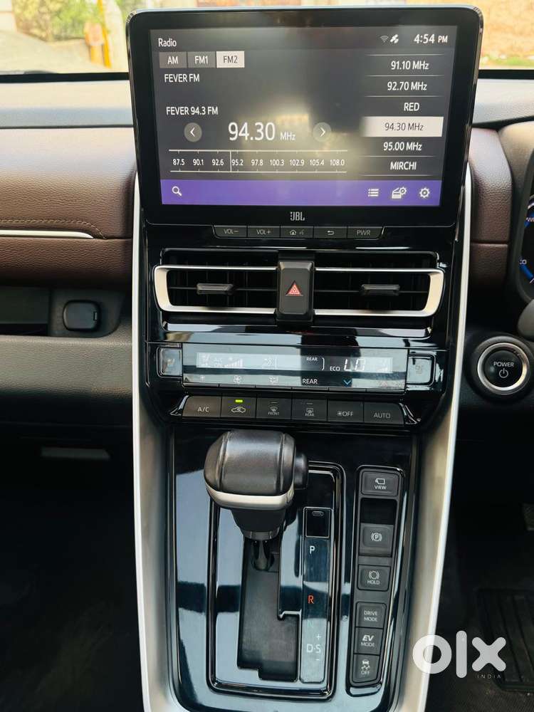 Toyota Innova Hycross 2.0 Zx Hybrid 7 Str, 2023, Electric