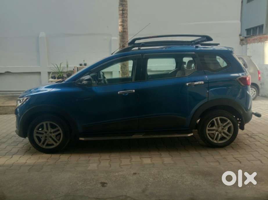 Renault Triber Rxz, 2022, Petrol
