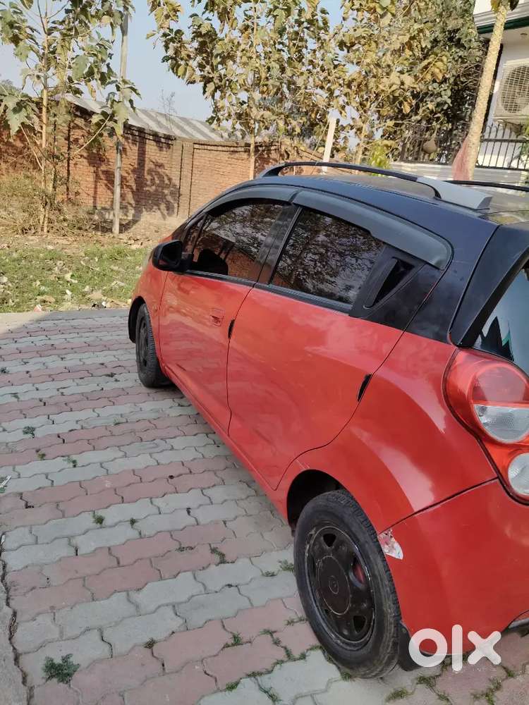 Dikkat Koi Nhi Hai Bas Badi Car Lena Hai