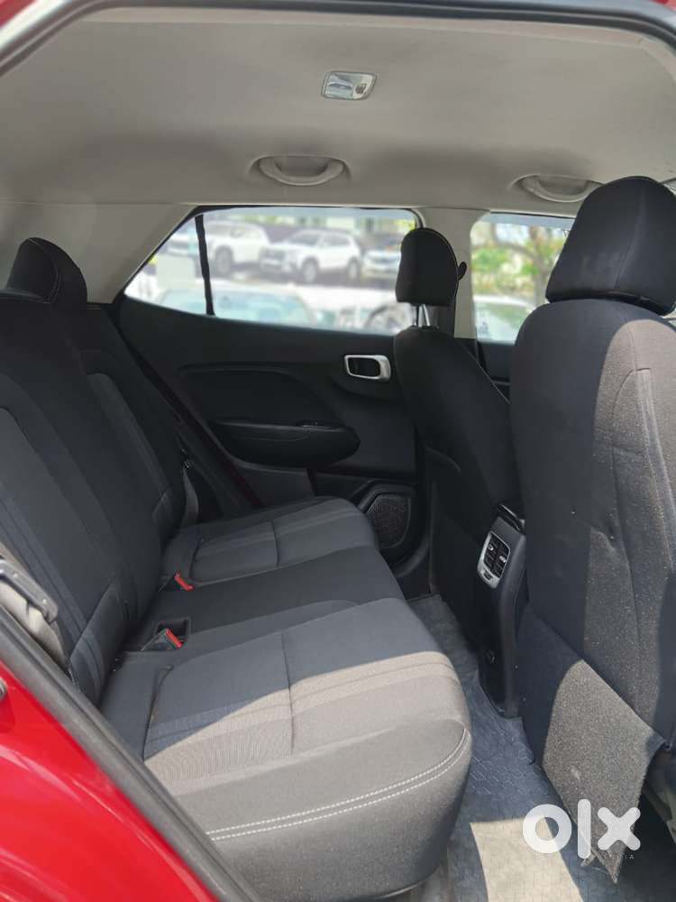 Hyundai Venue 1.2 S (o), 2022, Petrol