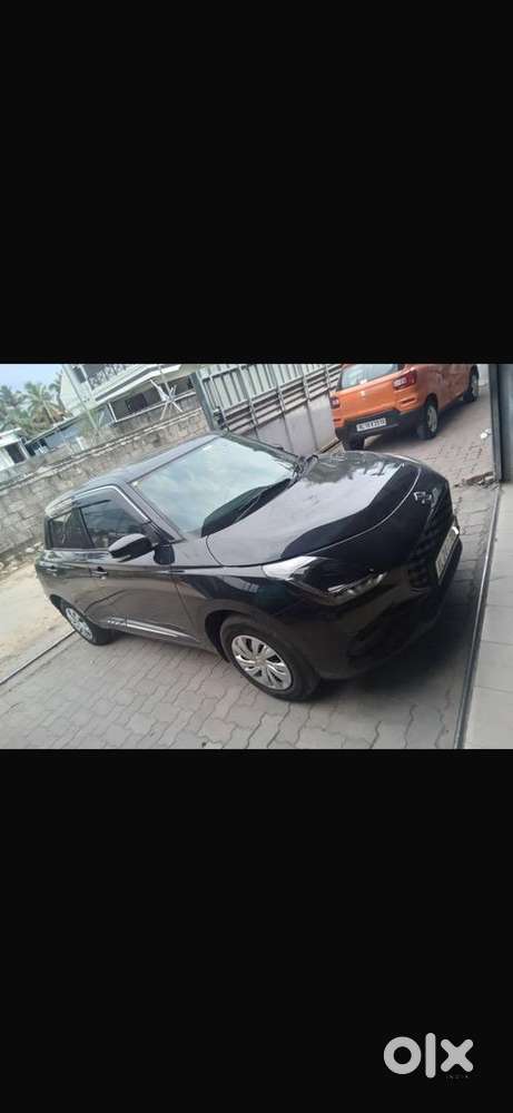 Maruti Suzuki Swift 2025 Petrol 5300 Km Driven