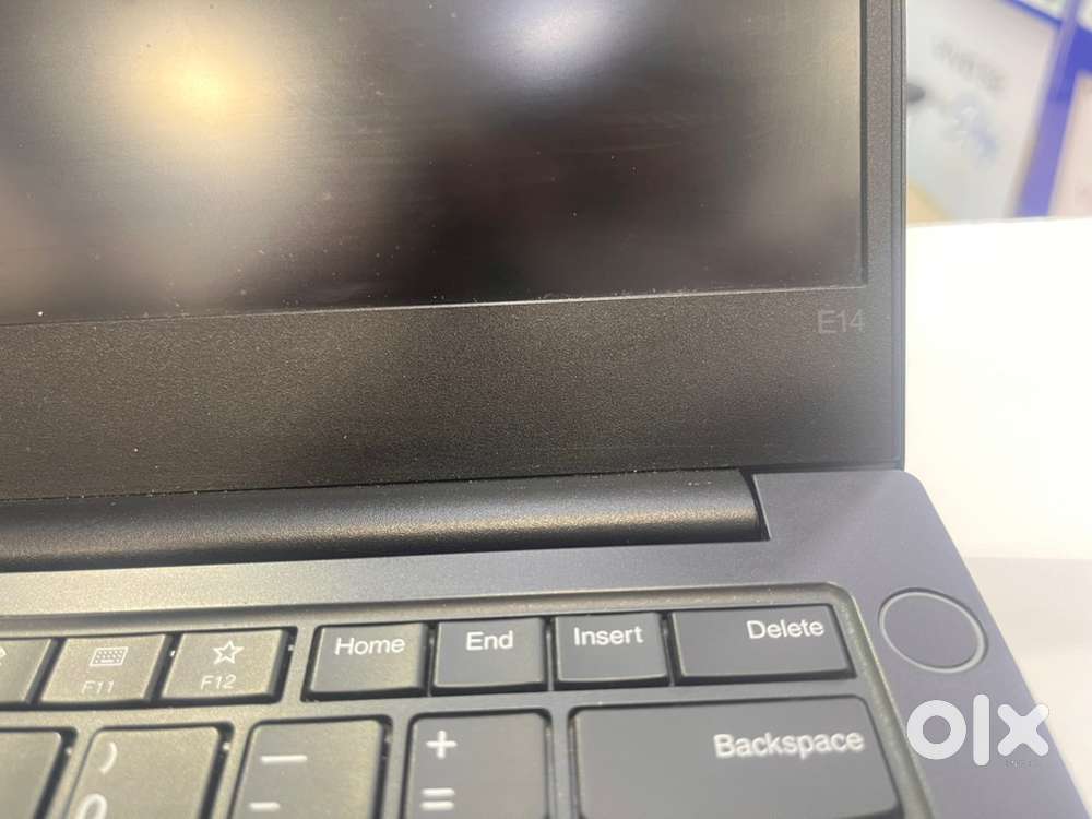 Lenovo i5 10th zen 8gb ram 256 gb ssd