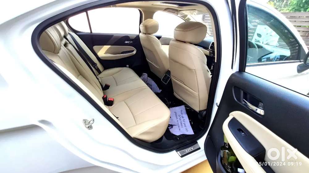 Well Maintained Honda City Zx 2024 Petrol Automatic
