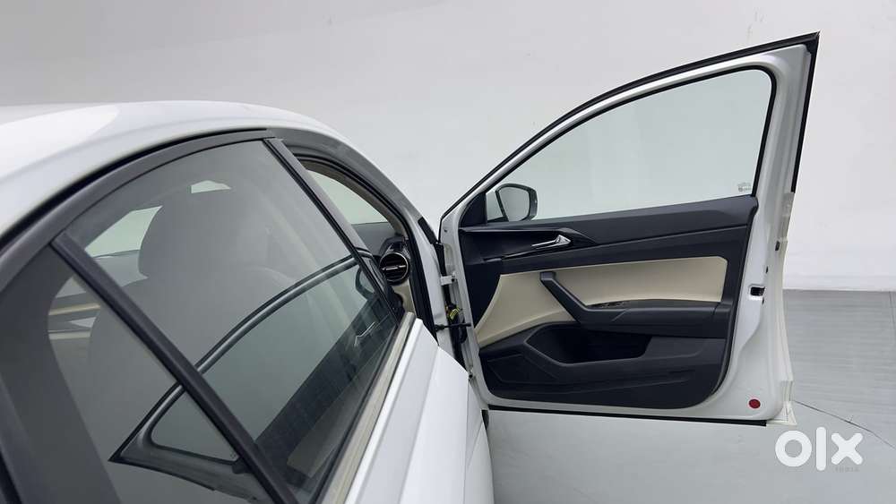 Skoda Slavia Style 1.0l Tsi At, 2022, Petrol
