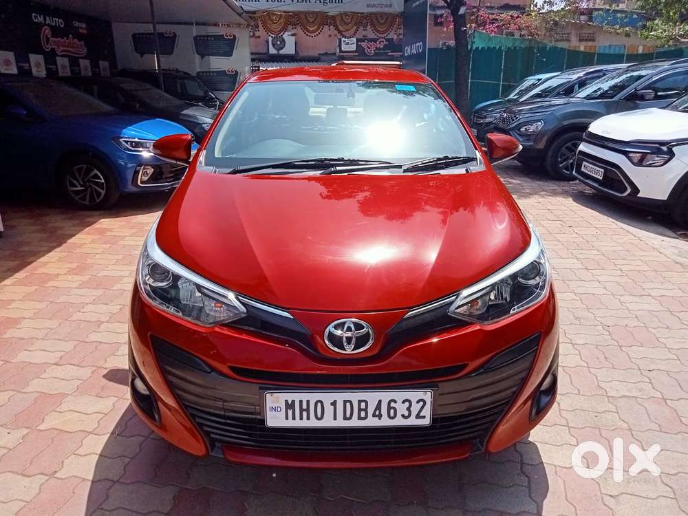 Toyota Yaris V Cvt, 2018, Petrol