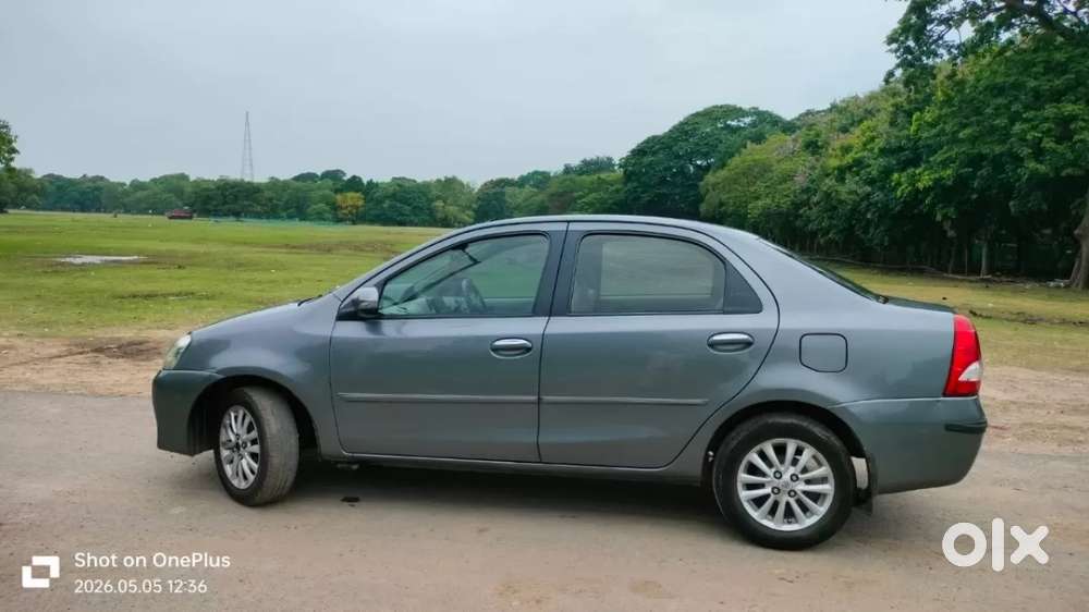 Toyota Etios 1.5 V, 2013, Petrol