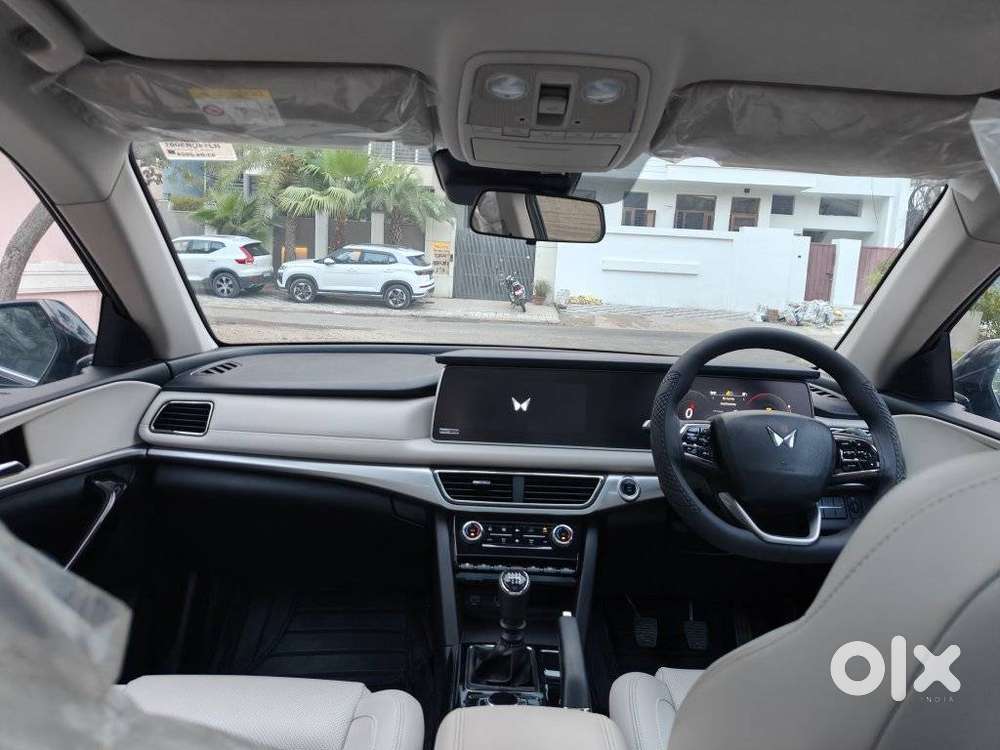 Mahindra Xuv700 2.2 Ax 7 Diesel Mt Str, 2024, Diesel