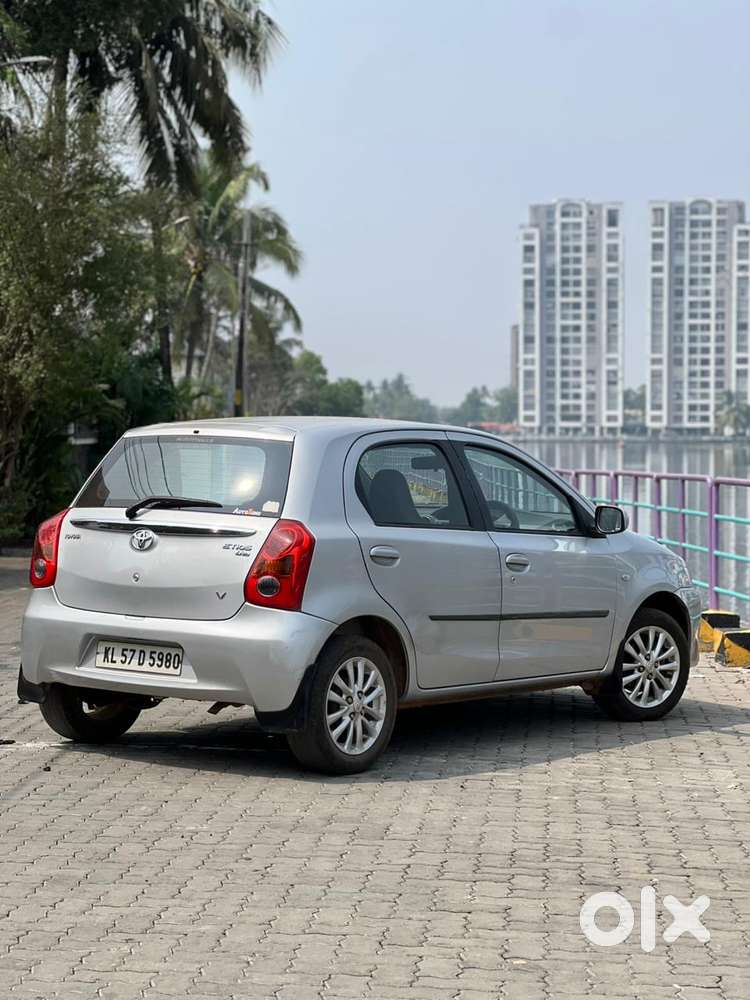 Toyota Etios Liva, 2011, Petrol