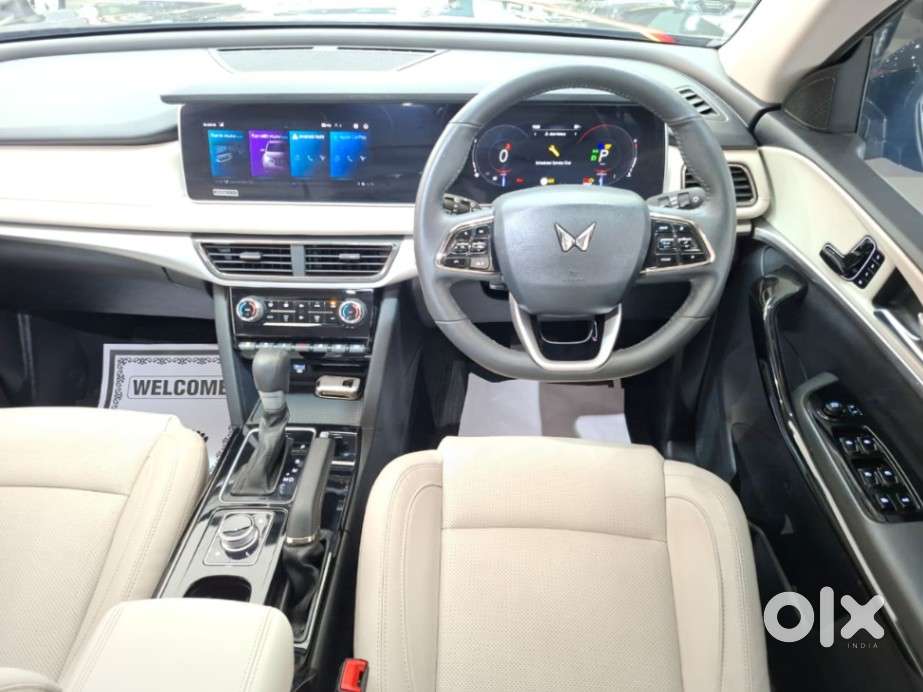 Mahindra Xuv700 2.2 Ax 7 Diesel At Str, 2024, Diesel