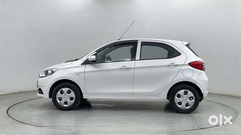 Tata Tiago 1.2 Revotron Xt, 2016, Petrol
