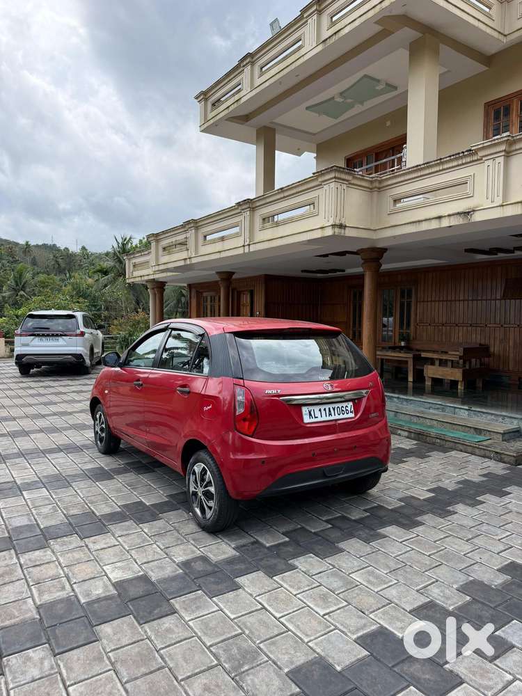 Tata Bolt Revotron Xe, 2015, Petrol