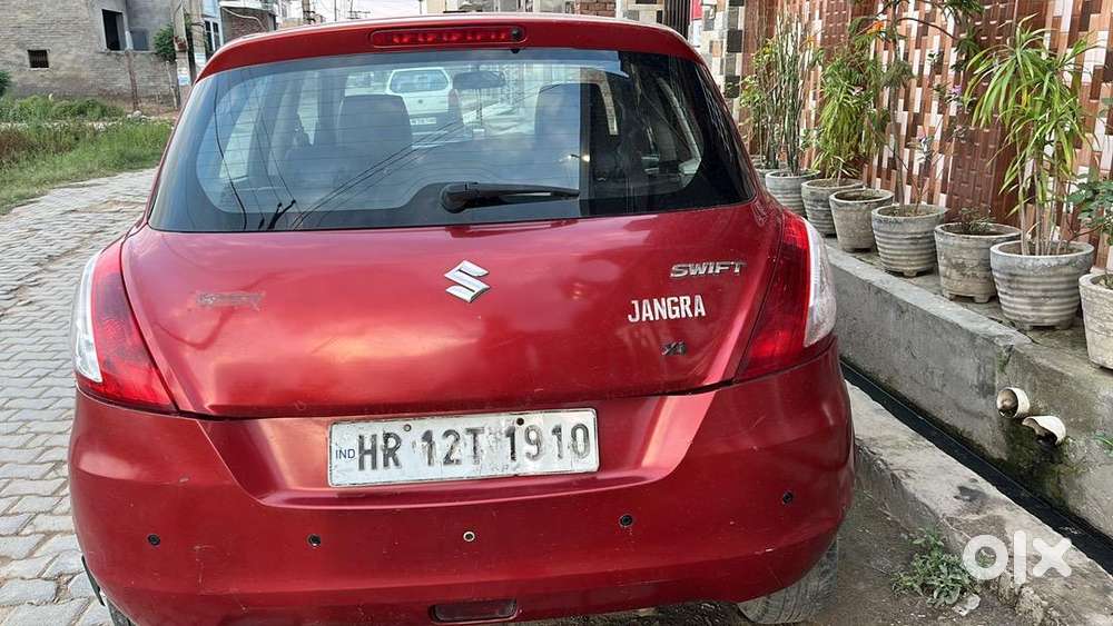 Maruti Suzuki Swift 2012 Petrol Zxi Good Condition