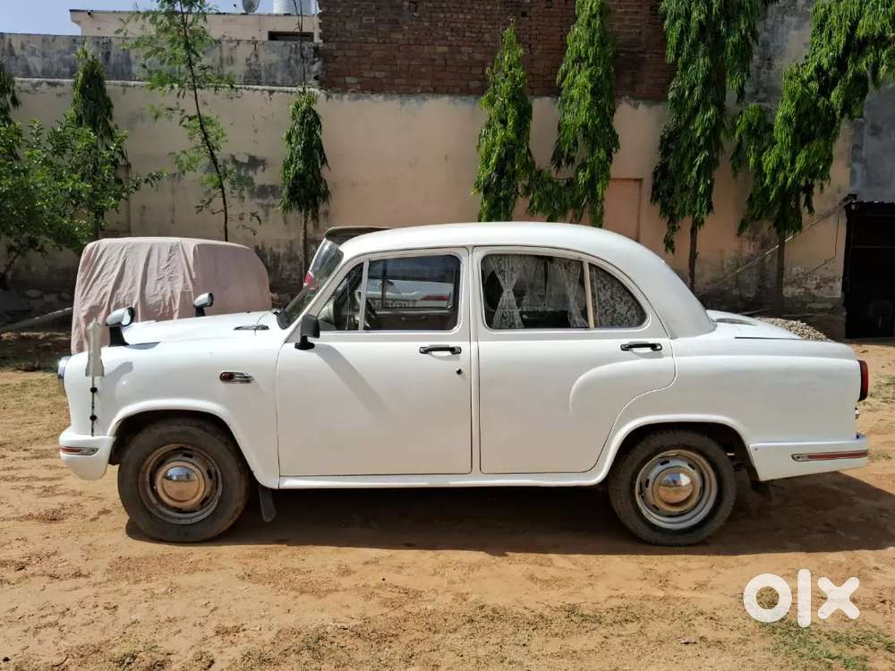 Ambassador Ambassador 2013 Diesel 143 Km Driven