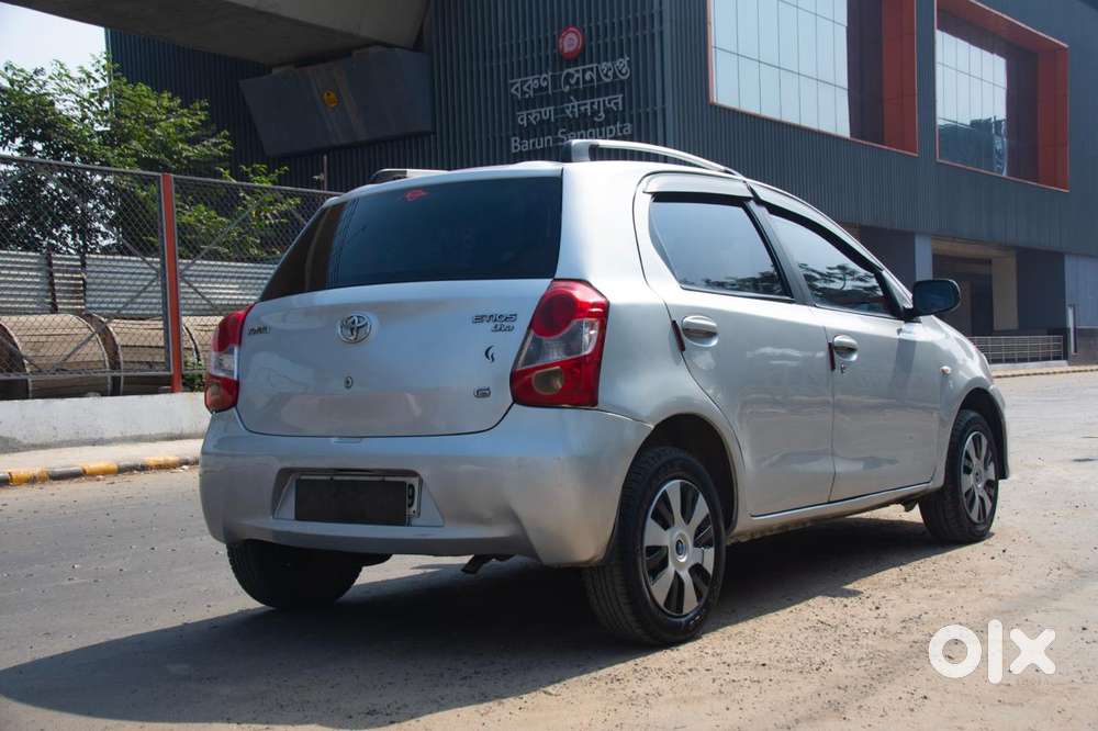 Toyota Etios Liva 2011-2012 G, 2011, Petrol