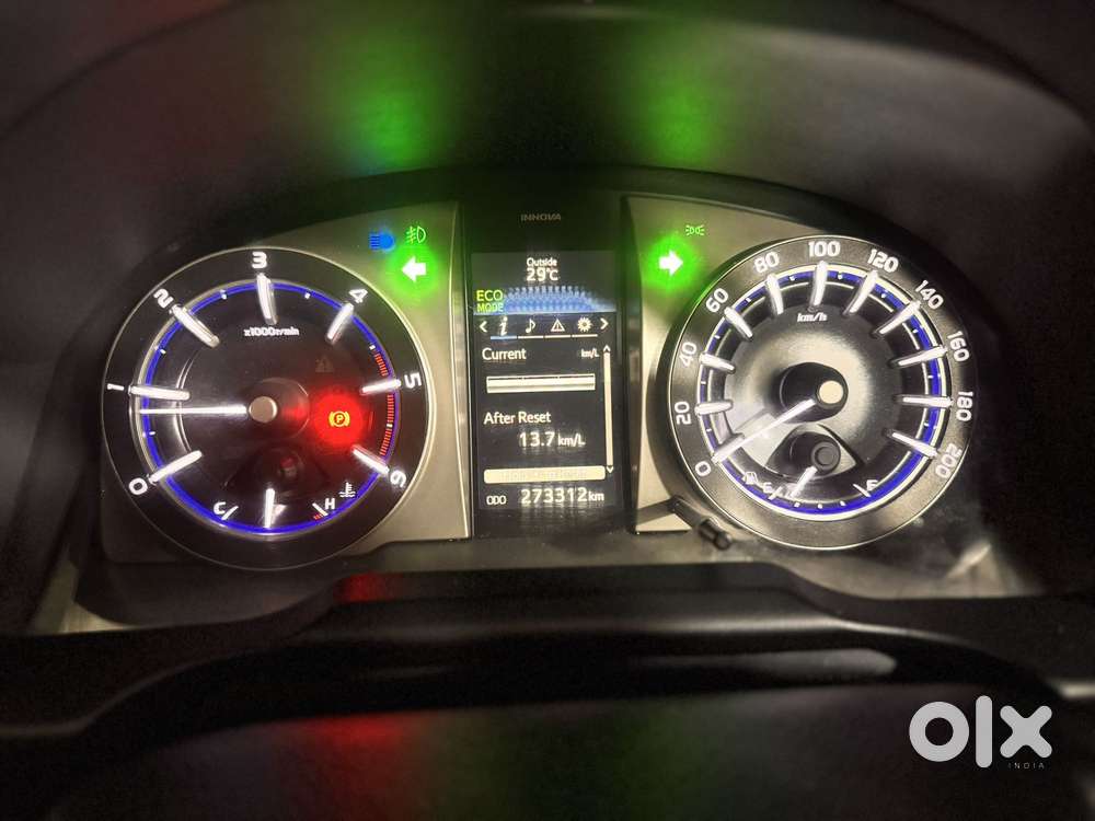 Toyota Innova Crysta 2.4 V 8 Str, 2017, Diesel