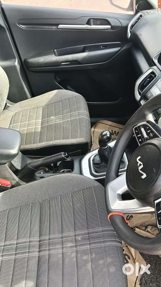 Kia Sonet 2024 Petrol 27000 Km Driven