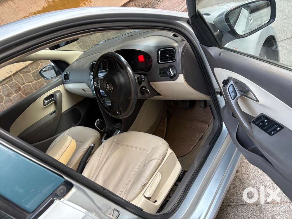 Volkswagen Vento 2010-2013 Petrol Highline At, 2012