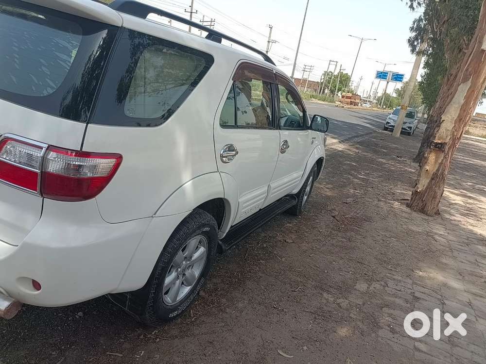 Toyota Fortuner Diesel 2011
