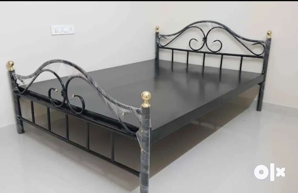 Double bed iron cot best sale