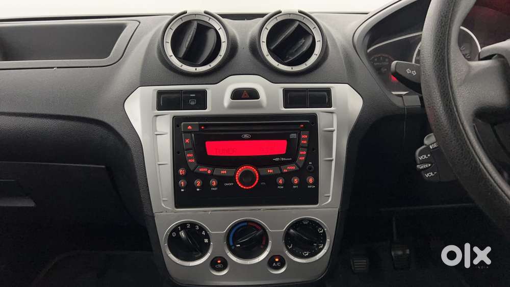 Ford Figo 2010-2012 Petrol Zxi, 2015, Petrol