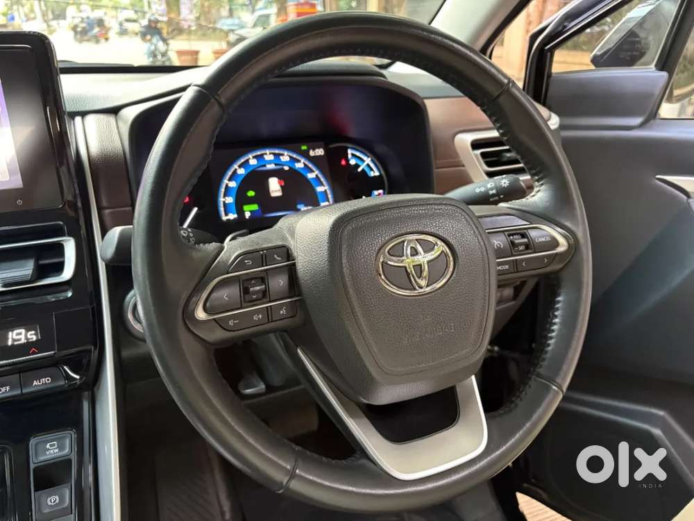Toyota Innova Hycross 2.0 Vx Hybrid 8 Str, 2023, Petrol