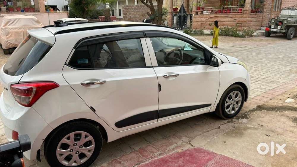 Hyundai Grand I10 Sportz  (push Button Start)
