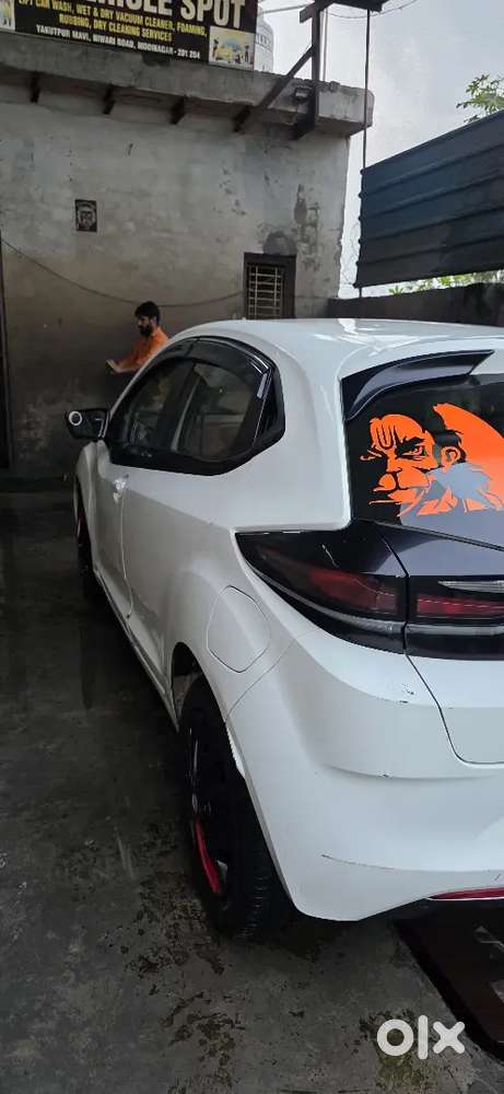2020 Tata Altroz Xe Petrol