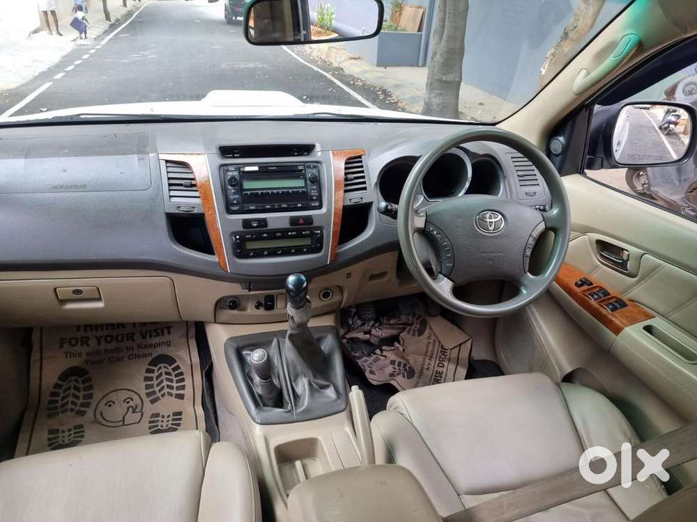 Toyota Fortuner 2012 Petrol Well Maintained