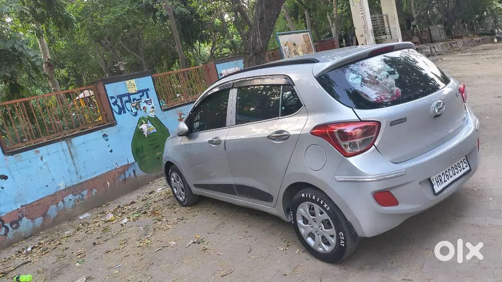 Hyundai Grand I10 Sportz 2015 With Cng On Paper