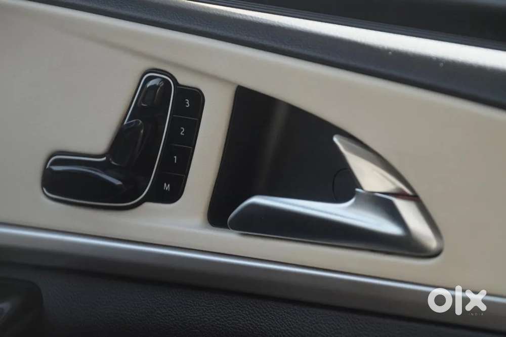 Mahindra Xuv700 2.0 Ax 7 Petrol At Luxury Pack Str, 2024, Petrol