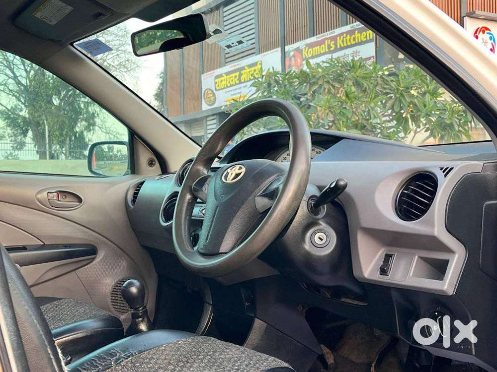Toyota Etios 2010-2012 Vx, 2012, Petrol