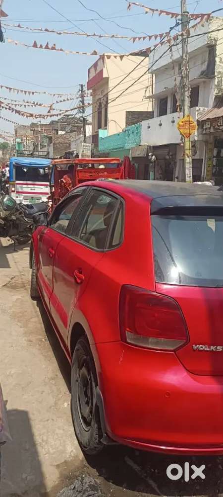 Volkswagen Polo 2012 Petrol 90000 Km Driven Roof Black