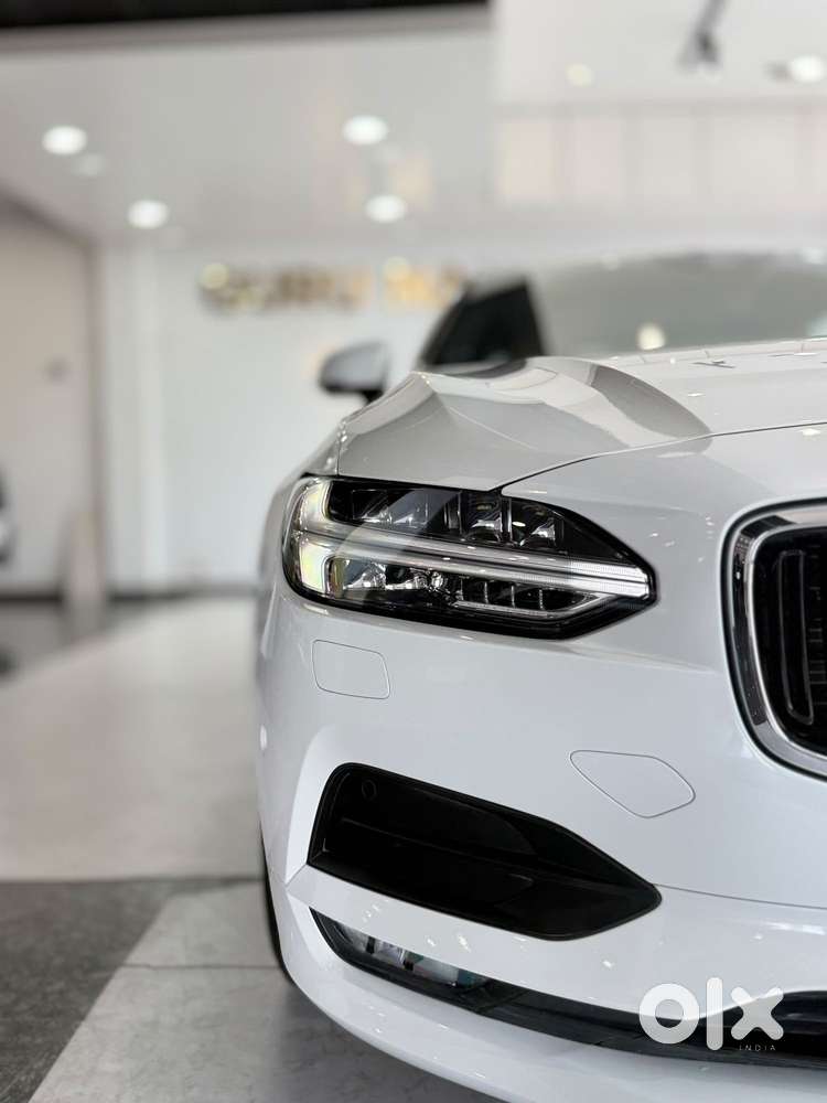 Volvo S90 D4 Momentum, 2019, Diesel