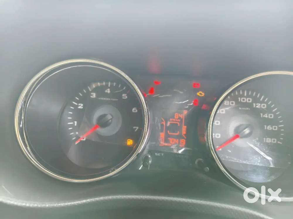 Mahindra Tuv 300 2017  T8