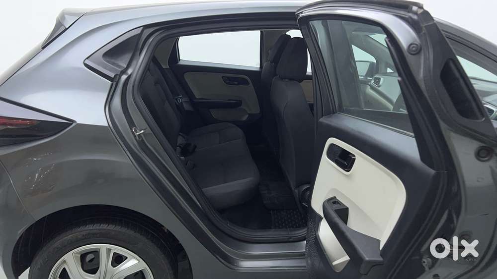Tata Altroz 1.2 Xt, 2022, Petrol