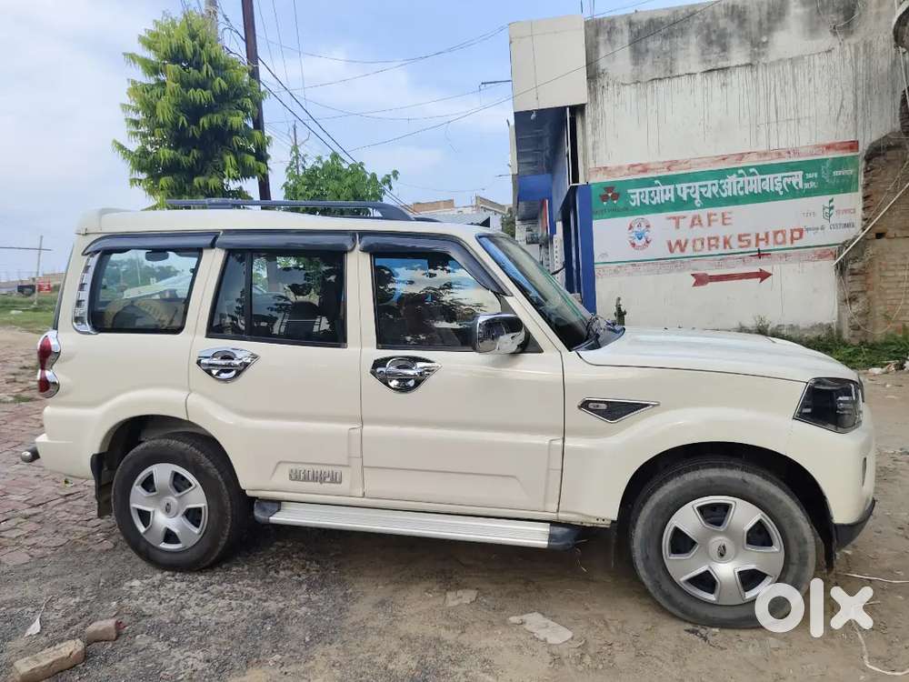 Mahindra Scorpio S5 Plus 2018 Diesel Manual