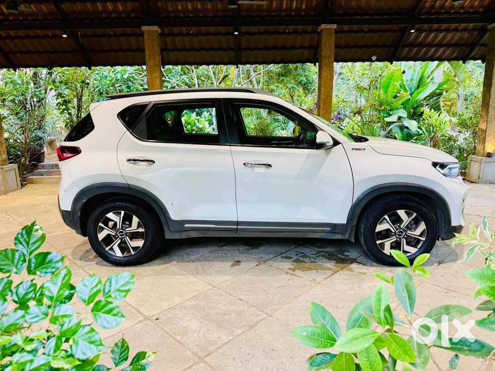 Kia Sonet White Well Maintained Car For Sale – Excellent Condition