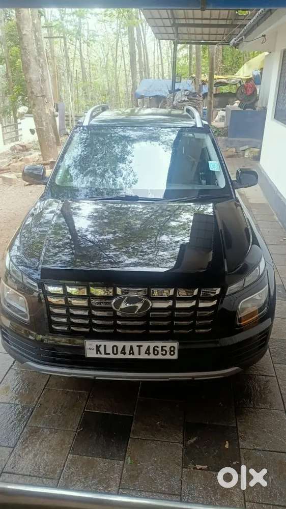 Hyundai New Venue 2022 Petrol 23000 Km Driven