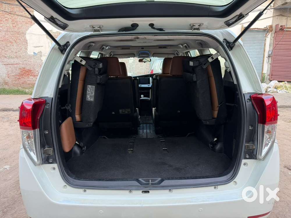 Toyota Innova Crysta 2019