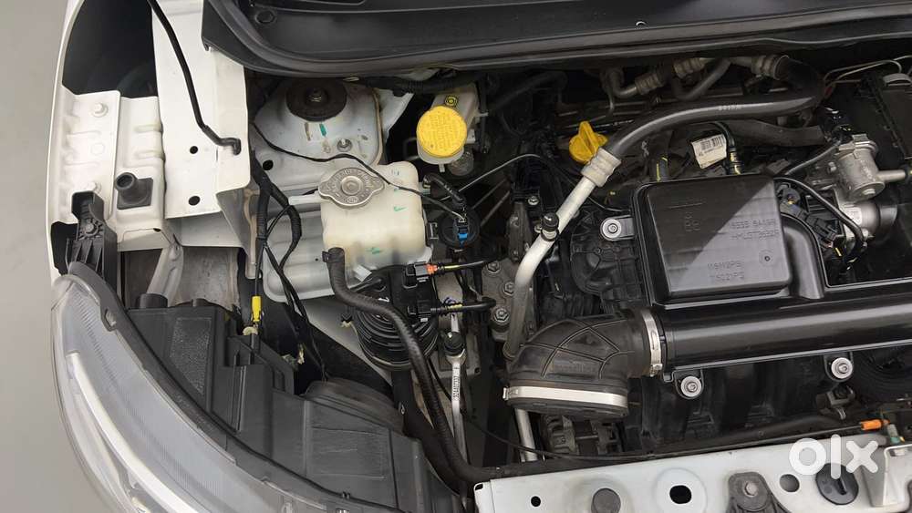 Renault Triber Rxz, 2023, Petrol