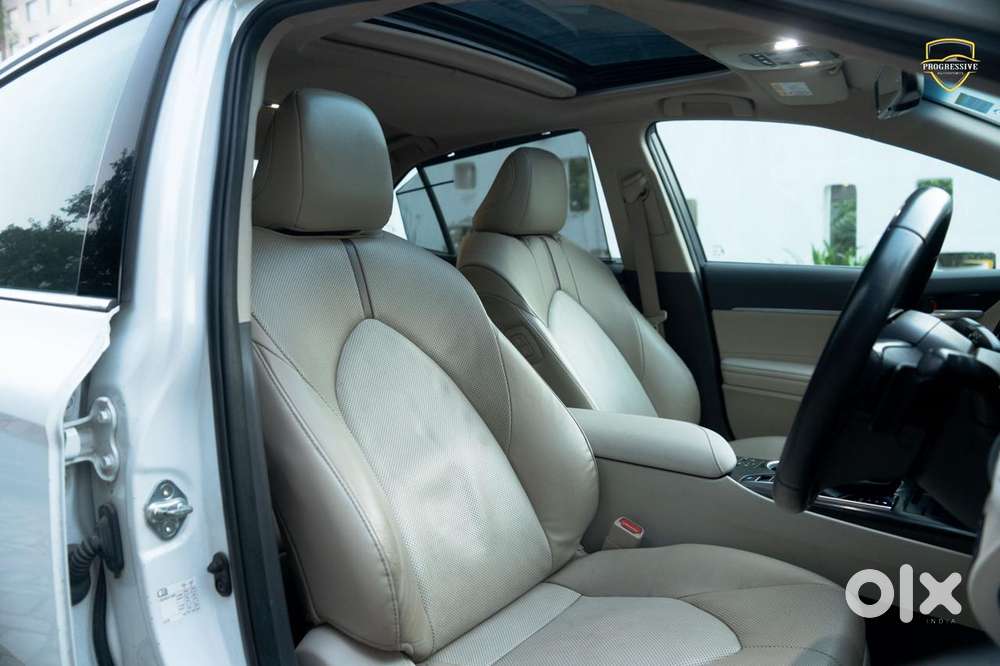 Toyota Camry Hybrid, 2024, Petrol