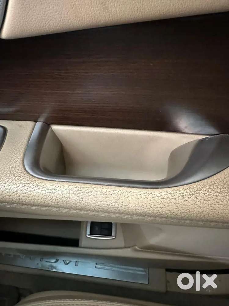 Jaguar Xf 2014 Diesel 30000 Km Driven