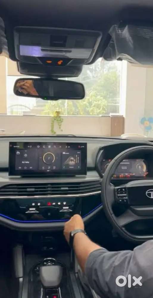 Tata Safari Dark Edition 2025