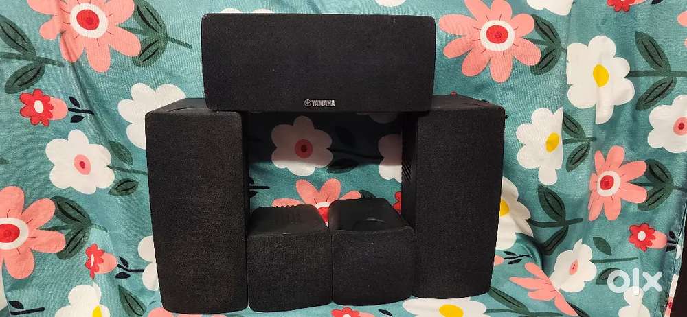 YAMAHA model no-ns-c380 five speakers packege working condition